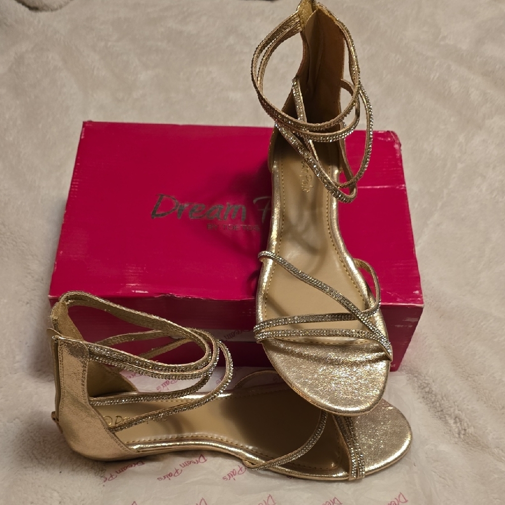 Dream Pairs Shimmering Gold Sandals